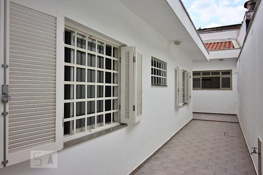 Quintal de casa à venda com 3 quartos, 197m² em Vila Dayse, São Bernardo do Campo