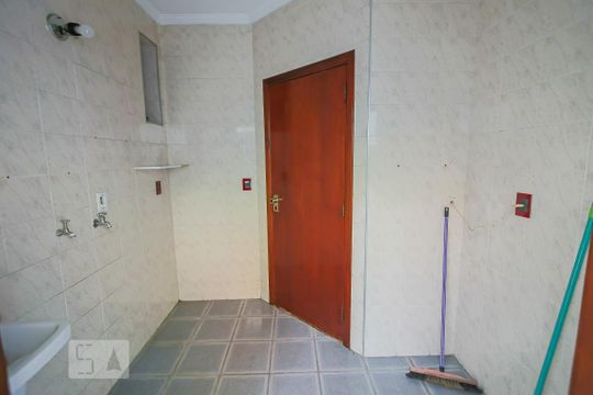 Lavanderia de casa de condomínio à venda com 5 quartos, 405m² em Parque dos Principes, São Paulo