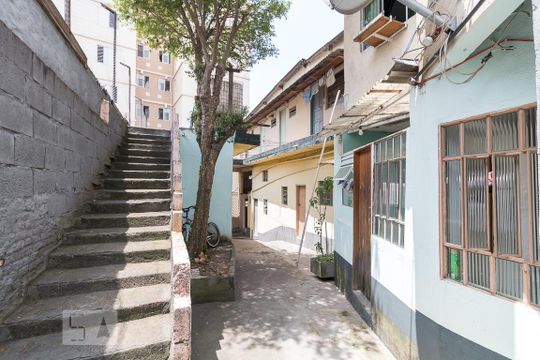 Área comum de casa à venda com 12 quartos, 226m² em Vila Endres, Guarulhos