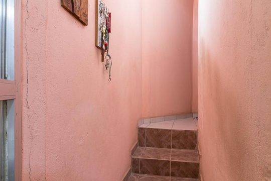Casa 5 - escadas de casa à venda com 12 quartos, 226m² em Vila Endres, Guarulhos