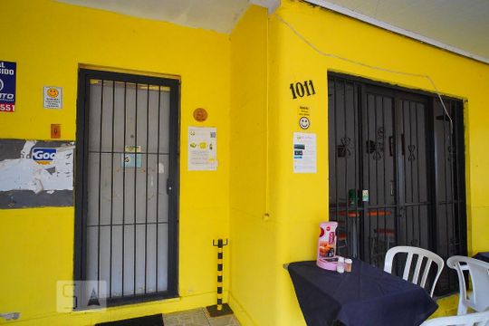 Frente de casa de condomínio à venda com 3 quartos, 180m² em Navegantes, Porto Alegre