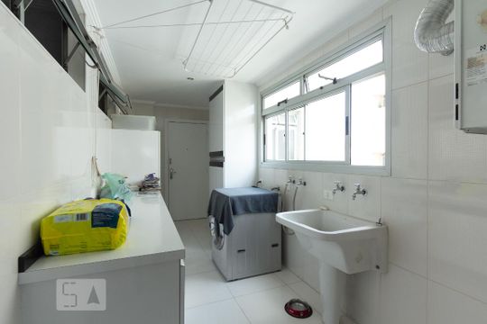 Área de Serviço de apartamento à venda com 3 quartos, 215m² em Itaim Bibi, São Paulo