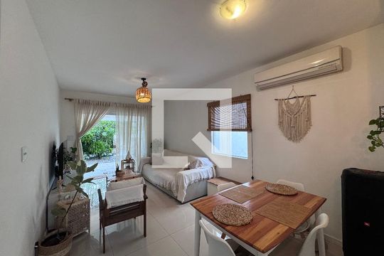 Sala de casa de condomínio à venda com 2 quartos, 60m² em Vargem Pequena, Rio de Janeiro