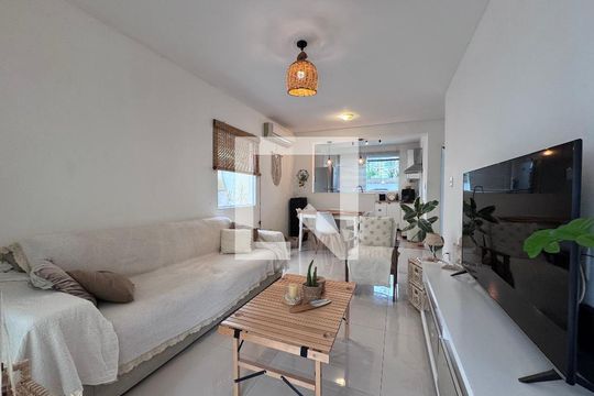 Sala de casa de condomínio à venda com 2 quartos, 60m² em Vargem Pequena, Rio de Janeiro