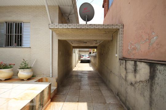 Garagem de casa à venda com 3 quartos, 157m² em Parque Fongaro, São Paulo