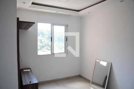 Sala de apartamento para alugar com 2 quartos, 46m² em Jardim Petrópolis, Cotia