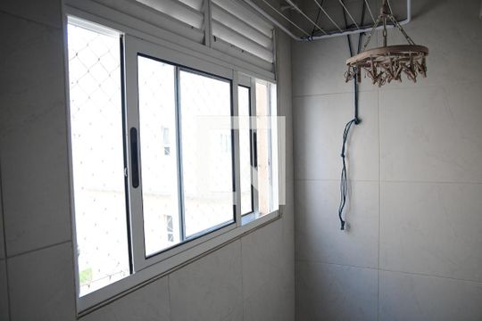Área de Serviço de apartamento para alugar com 2 quartos, 46m² em Jardim Petrópolis, Cotia