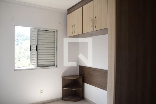 Quarto 1  de apartamento para alugar com 2 quartos, 46m² em Jardim Petrópolis, Cotia