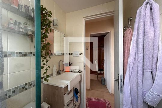Banheiro de apartamento à venda com 2 quartos, 60m² em Vila Amélia, São Paulo