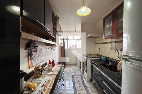 Cozinha de apartamento à venda com 2 quartos, 60m² em Vila Amélia, São Paulo