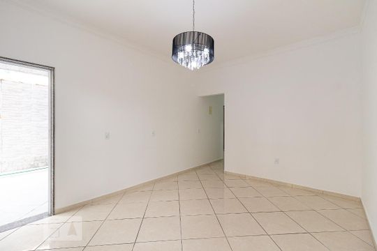 Sala de casa à venda com 3 quartos, 186m² em Campo Grande, Rio de Janeiro