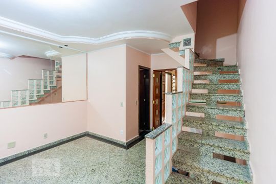 Sala de casa de condomínio à venda com 2 quartos, 70m² em Chácara Mafalda, São Paulo