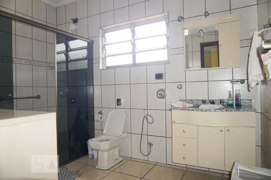 Banheiro da Suíte de casa à venda com 3 quartos, 218m² em Vila Costa Melo, São Paulo