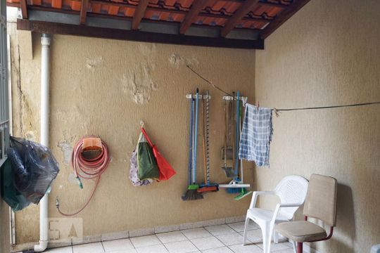 Quintal do Fundo de casa à venda com 3 quartos, 218m² em Vila Costa Melo, São Paulo