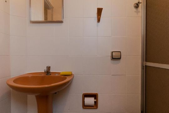 Banheiro de apartamento para alugar com 1 quarto, 50m² em Cambuí, Campinas