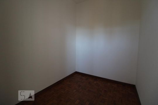 Quarto de Serviço de apartamento para alugar com 2 quartos, 115m² em Cambuí, Campinas