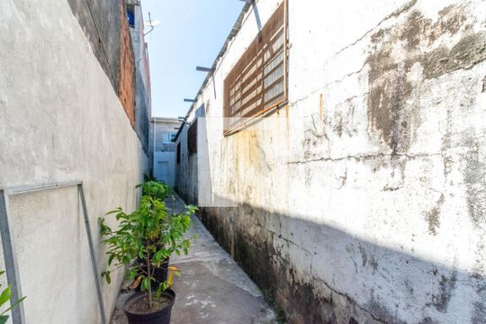 Área externa de casa para alugar com 1 quarto, 30m² em Vila Barros, Guarulhos