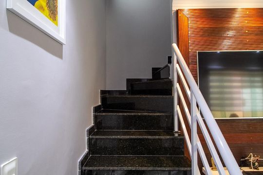 Escada de casa de condomínio à venda com 4 quartos, 118m² em Vila Lúcia, São Paulo