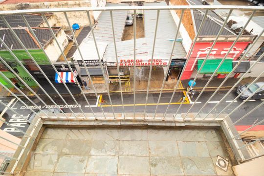 Sacada de apartamento à venda com 1 quarto, 55m² em Centro, Campinas