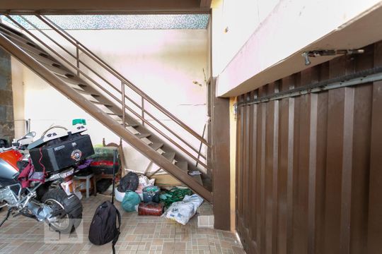 Garagem de casa à venda com 2 quartos, 400m² em Renascença, Belo Horizonte