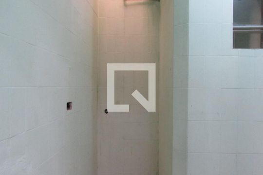 Banheiro de serviço de casa à venda com 2 quartos, 164m² em Jardim Trussardi, São Paulo