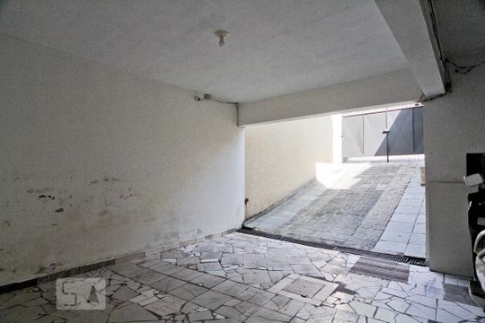 Garagem de casa para alugar com 3 quartos, 250m² em Parque Monteiro Soares, São Paulo