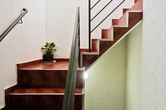 Escada de casa para alugar com 3 quartos, 250m² em Parque Monteiro Soares, São Paulo