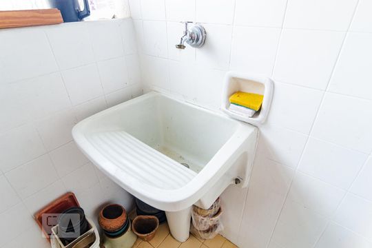 Lavanderia de apartamento à venda com 2 quartos, 70m² em Vila Paulista, São Paulo