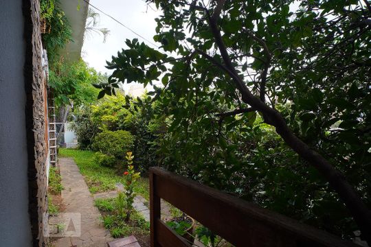 Quarto 1 - Vista de casa à venda com 1 quarto, 100m² em Passo D’areia, Porto Alegre