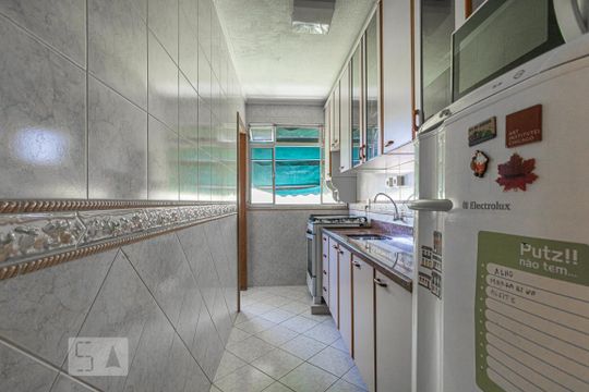 Cozinha de apartamento à venda com 3 quartos, 68m² em Jardim Itu Sabará, Porto Alegre
