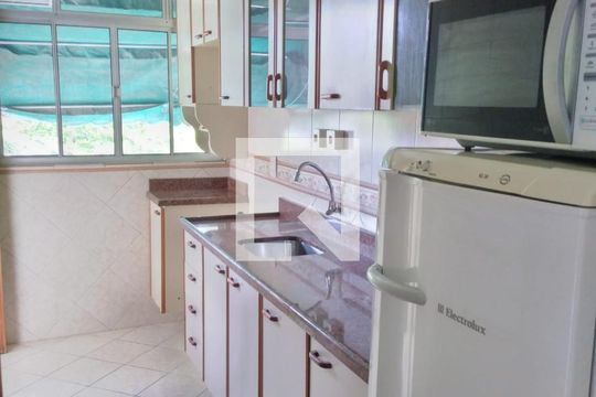 Apartamento à venda com 3 quartos, 68m² em Jardim Itu Sabará, Porto Alegre