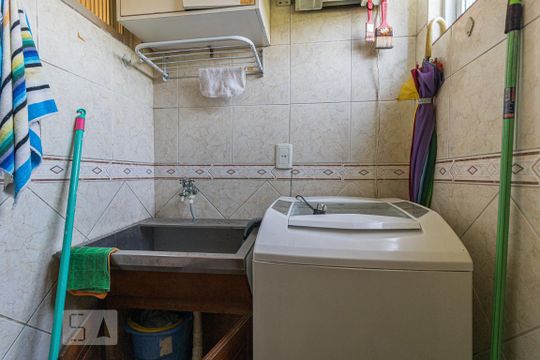 Area de serviço de apartamento à venda com 3 quartos, 68m² em Jardim Itu Sabará, Porto Alegre