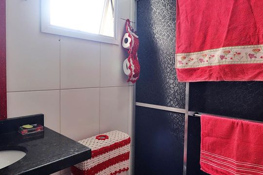 Banheiro de apartamento à venda com 2 quartos, 50m² em Parque Novo Oratório, Santo André