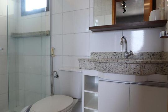 Banheiro da Suíte de apartamento para alugar com 2 quartos, 70m² em Alto da Glória, Goiânia