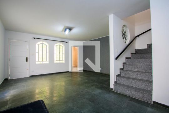 Casa à venda com 3 quartos, 201m² em Vila Alzira, Santo André