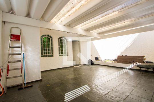 Garagem de casa à venda com 3 quartos, 201m² em Vila Alzira, Santo André