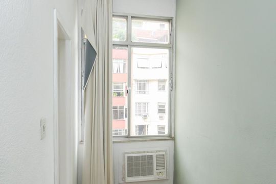 Sala de apartamento para alugar com 1 quarto, 65m² em Copacabana, Rio de Janeiro