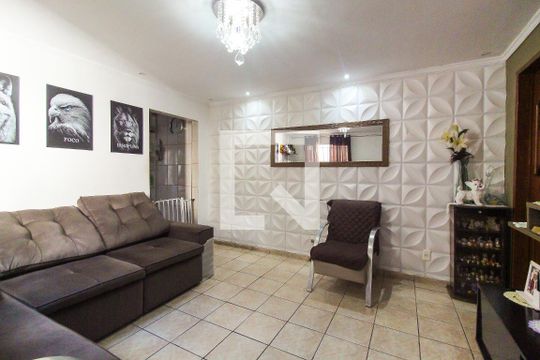 Casa à venda com 4 quartos, 240m² em Cidade São Miguel, São Paulo