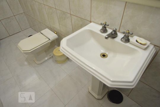 Banheiro 1 de casa à venda com 8 quartos, 870m² em Chácara Santo Antônio (zona Leste), São Paulo