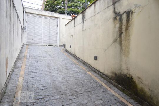 Rampa da garagem de casa à venda com 8 quartos, 870m² em Chácara Santo Antônio (zona Leste), São Paulo