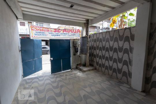 Varanda de casa para alugar com 2 quartos, 90m² em Vila São Luis, Duque de Caxias