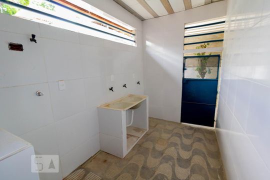 Área de Serviço de casa para alugar com 2 quartos, 90m² em Vila São Luis, Duque de Caxias