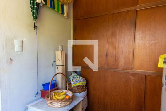 Cozinha e Área de Serviço de apartamento à venda com 3 quartos, 98m² em Cristal, Porto Alegre