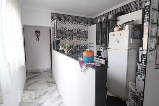 Cozinha 1 de casa à venda com 7 quartos, 250m² em Vila Jacuí, São Paulo