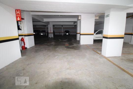 Área de Manobra de apartamento para alugar com 3 quartos, 93m² em Bosque, Campinas