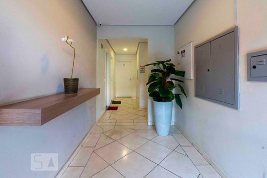 Hall de Entrada de apartamento para alugar com 2 quartos, 40m² em Jardim Helena, São Paulo