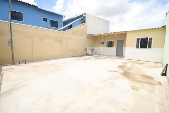 Quintal de casa para alugar com 2 quartos, 70m² em Samambaia Norte (samambaia), Brasília