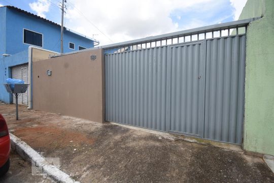 Fachada de casa para alugar com 2 quartos, 70m² em Samambaia Norte (samambaia), Brasília