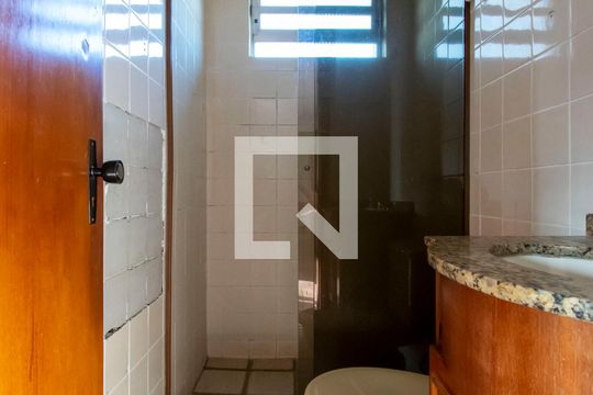 Banheiro da Suíte de apartamento à venda com 3 quartos, 125m² em Azenha, Porto Alegre
