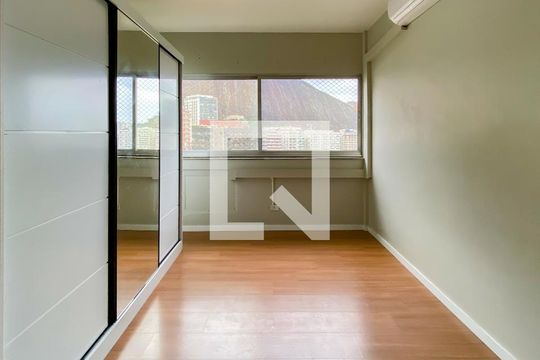 Suíte de apartamento à venda com 4 quartos, 153m² em Lagoa, Rio de Janeiro